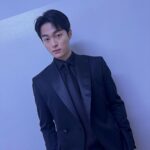 Yoon Chan-young Instagram - APAN STAR AWARDS 시상자로 함께하게 되어 영광이었습니다! (with @03_hu ) 내년엔 더 좋은 일들이 많이 찾아올거에요 건강하게 지내다가 얼른 다시 만나는 날이 왔으면 좋겠어요 2023년 다들 고생 많으셨습니다!! 🌹
