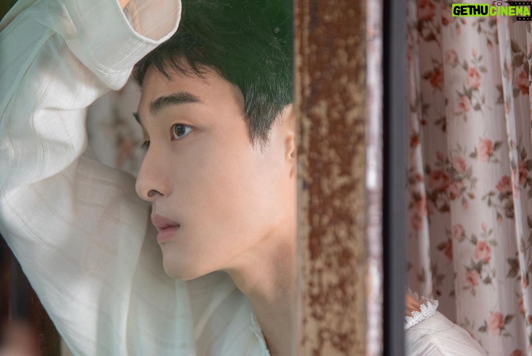 Yoon Chan-young Instagram - Love you all