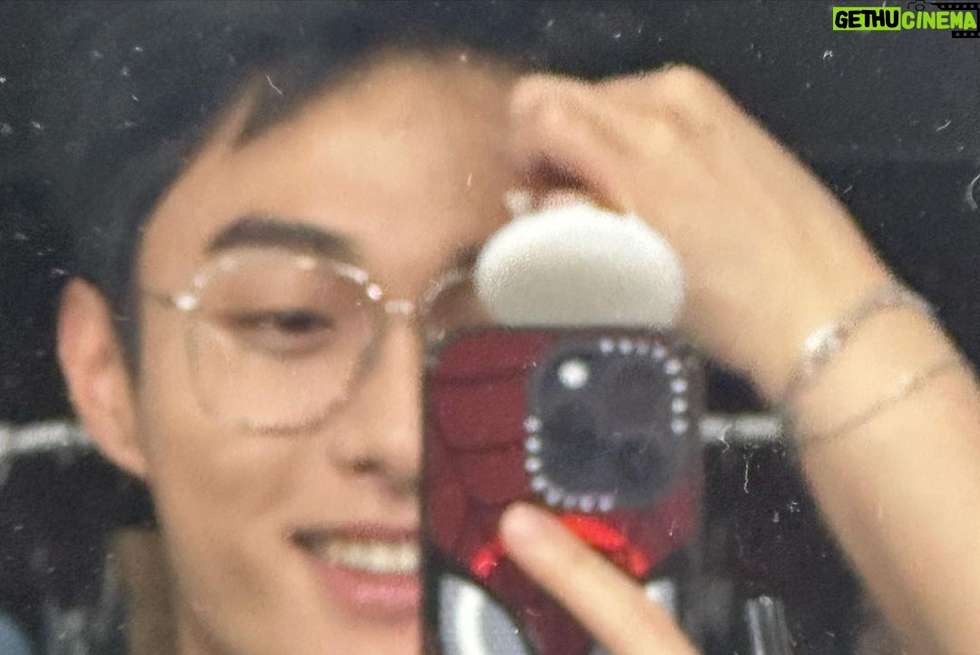 Yoon Chan-young Instagram - Love you all