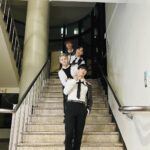 Yoon Doo-joon Instagram - 감사하게 무사히 아무도 다치지 않고 잘 마무리 했습니다! 라이트 여러분도 너무나 고생 많으셨고, 행복하셨는지 하이라이트의 무대를 잘 즐기셨는지! 궁금하네요 올해 여러분들과 함께 할 수 있는 시간이 많았어서 굉장히 만족스러운 한 해 였습니다! 아직 2022년이 남아있으니 남아있는 시간동안 잘 즐겨보자구요! 한 주 마무리 잘하시고 잠깐 쉬고 월드컵 한국 대 우루과이전으로 돌아오겠습니다! 으랏차!