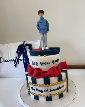 Yoon Doo-joon Instagram - 영광스럽게도 제가 너무 좋아하는 의류브랜드 #챔피온 의 모델이 되었습니다! 추운 가을 겨울 챔피온과 함께 따뜻하게 보내보아요~~~~~~~