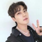 Yoon Doo-joon Instagram - 날씨가 흐릿흐릿 하네요! 비가 올 수도 있으니 우산 꼭 챙기시고!!! 이번주도 힘냅시다!!!!!!