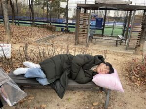 Yoon Doo-joon Instagram - 오늘은 늦었지요!? 이번주도 으랏차화이팅 얼마 안남았다!!!!!!