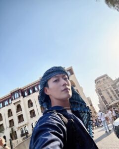 Yoon Doo-joon Instagram - 시차 때문에 타이밍이 안 맞을것 같아서 일찍 업로드! 건강하고 매우 행복하게 이집트 여행중입니다👍👍💪