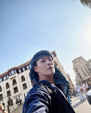 Yoon Doo-joon Instagram - 시차 때문에 타이밍이 안 맞을것 같아서 일찍 업로드! 건강하고 매우 행복하게 이집트 여행중입니다👍👍💪