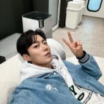 Yoon Doo-joon Instagram - 벌써 2월달이라니 시간이 역시 빠르게 흐르네요. 다가오는 설 연휴를 바라보면서 이번주도 화이팅 해봅시다👍👍👍👍💪
