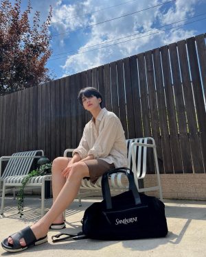 Jeonghan Instagram - @ysl @anthonyvaccarello 😎