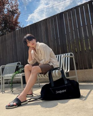 Jeonghan Instagram - @ysl @anthonyvaccarello 😎