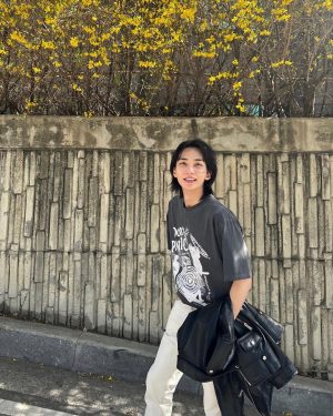 Jeonghan Instagram - 나리나리😎
