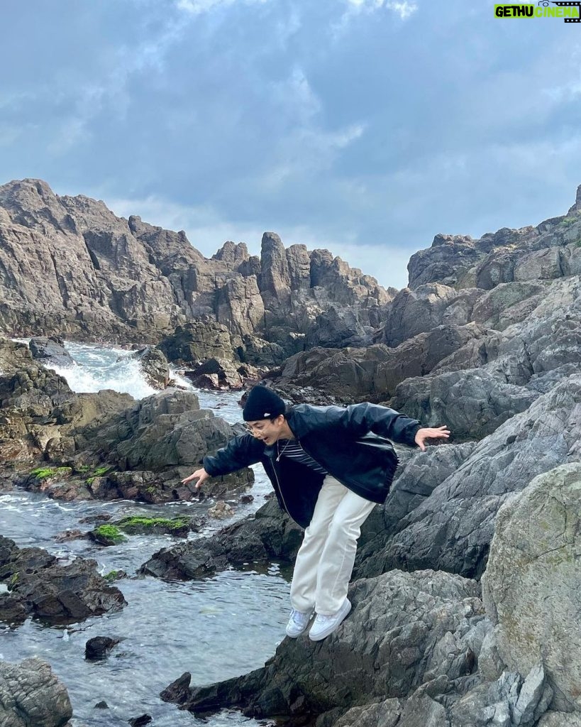 Yoon Jeong-han Instagram - 바다 가기🌊