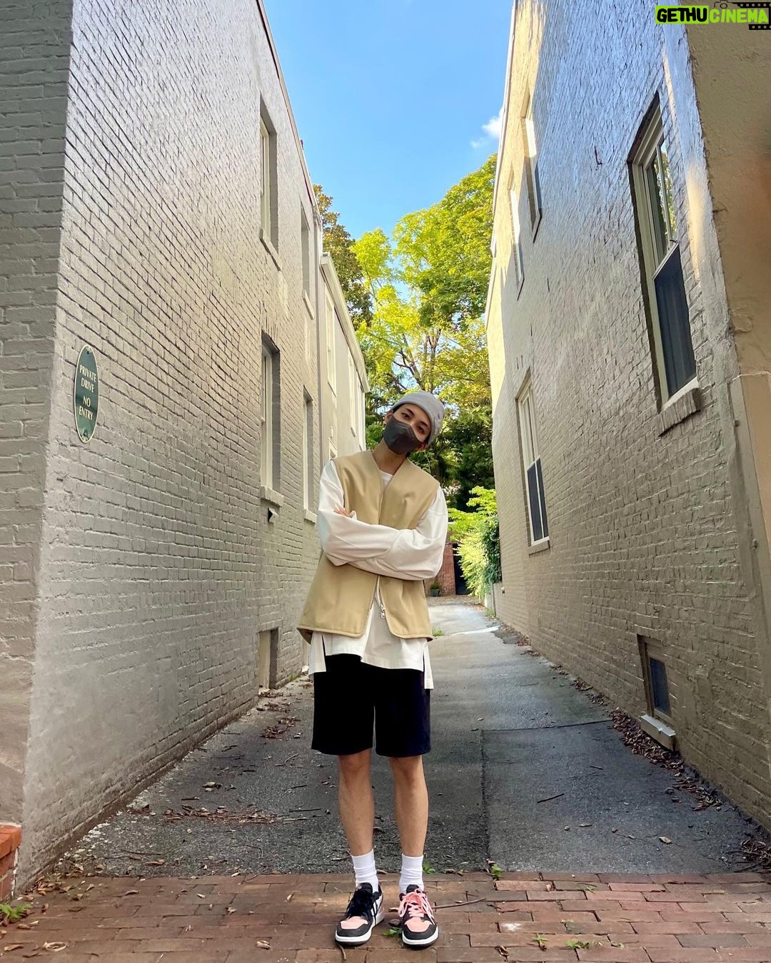Yoon Jeong-han Instagram - Washington DC 😆 Washington D.C.