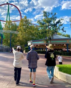 Yoon Jeong-han Instagram - Six Flags☀️