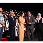 Yosra El Lozy Instagram - سعيدة جداً بتكريمى فى حفل تخرج كلية التكنولوجيا الحيوية بجامعة مصر للعلوم و التكنولوجيا.. كل التقدير للدكتور أشرف حيدر رئيس الجامعة على حسن الاستقبال. و اتمنى لكل الخريجين حياة ناجحة فى مجالهم اللى بيحبوه. @mustuni @fahmi173
