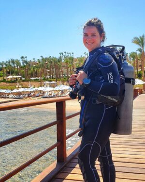 Yosra El Lozy Instagram - And finally, after 8 years and 2 babies, I went diving again! Such an amazing feeling to escape the world and enjoy marine life! Thank you @sinaiblues & @fssharmelsheikh you're simply the best 👌 
📷 @tarekazizofficial
 #sharmelsheikh #sinai #redsea #egypt 
ً بعد ٨ سنين و طفلتين، رجعت أغطس تانى...تقريباً تحت المياه ده المكان الوحيد اللى معنديش فيه مسؤوليات (غير طبعاً الحفاظ على الشعب المرجانية والحياة البحرية) 🐟🐙🐠🐬
#شرم_الشيخ