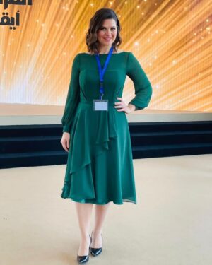 Yosra El Lozy Instagram - المرأة المصرية أيقونة النجاح... سعدت جداً باعتباري إحدى الأمهات المؤثرات على المجتمع بشكل إيجابي بسبب دورى فى نشر الوعى عن مشاكل الصم و ضعاف السمع فى مصر.  ولكن أسعدنى أكثر مقابلتى لمجموعة قوية جداً من الأمهات المثابرات اللاتي استطعن تخطى العديد من التحديات حتى جعلن أبنائهن أبطال فى مختلف المجالات.  It was an absolute honour being recognized as a Mother who was able to spread awareness about hearing loss issues in Egypt. The most amazing thing I encountered that day was meeting all these strong women and mothers who managed to stand by their children in their journeys to success. They are my role models and I salute them all. Photo by @ranaosama97 Dress @saraonsiofficial make-up @sohakhoury  hair @ahmed__mounir jewelry @glamour.jewellery styling @youmnamoustafa