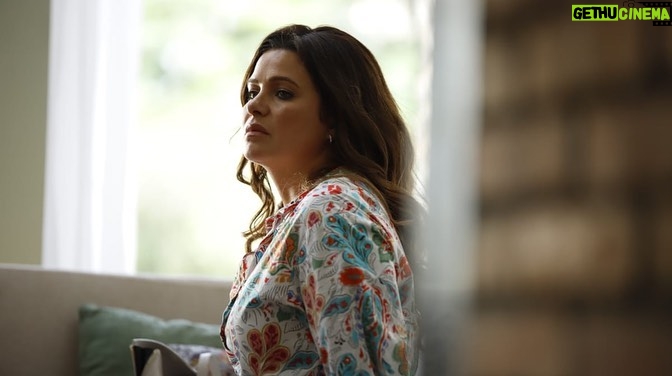Yosra El Lozy Instagram - ليلى لما وصلت عند حماتها.. لو لقيتوا نفسكم فى الموقف ده هتعملوا إيه؟ #إلا_أنا #بالورقة_والقلم Thanks to @salmabouelnaga for the pictures @aromastudios @ella_ana_series