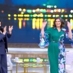Yosra El Lozy Instagram - استنونى يوم الجمعة الساعة ٩ مساءاً في "معكم" مع مني الشاذلي حلقة مختلفة اتكلمنا فيها عن حاجات كتير غير الفن، و أهمها حملة " قصصنا بالعربى" بالإشتراك مع مبادرة حادى بادى و هيئة إنقاذ الطفولة #savewithstories @hadibadibooks @savethechildrenegypt