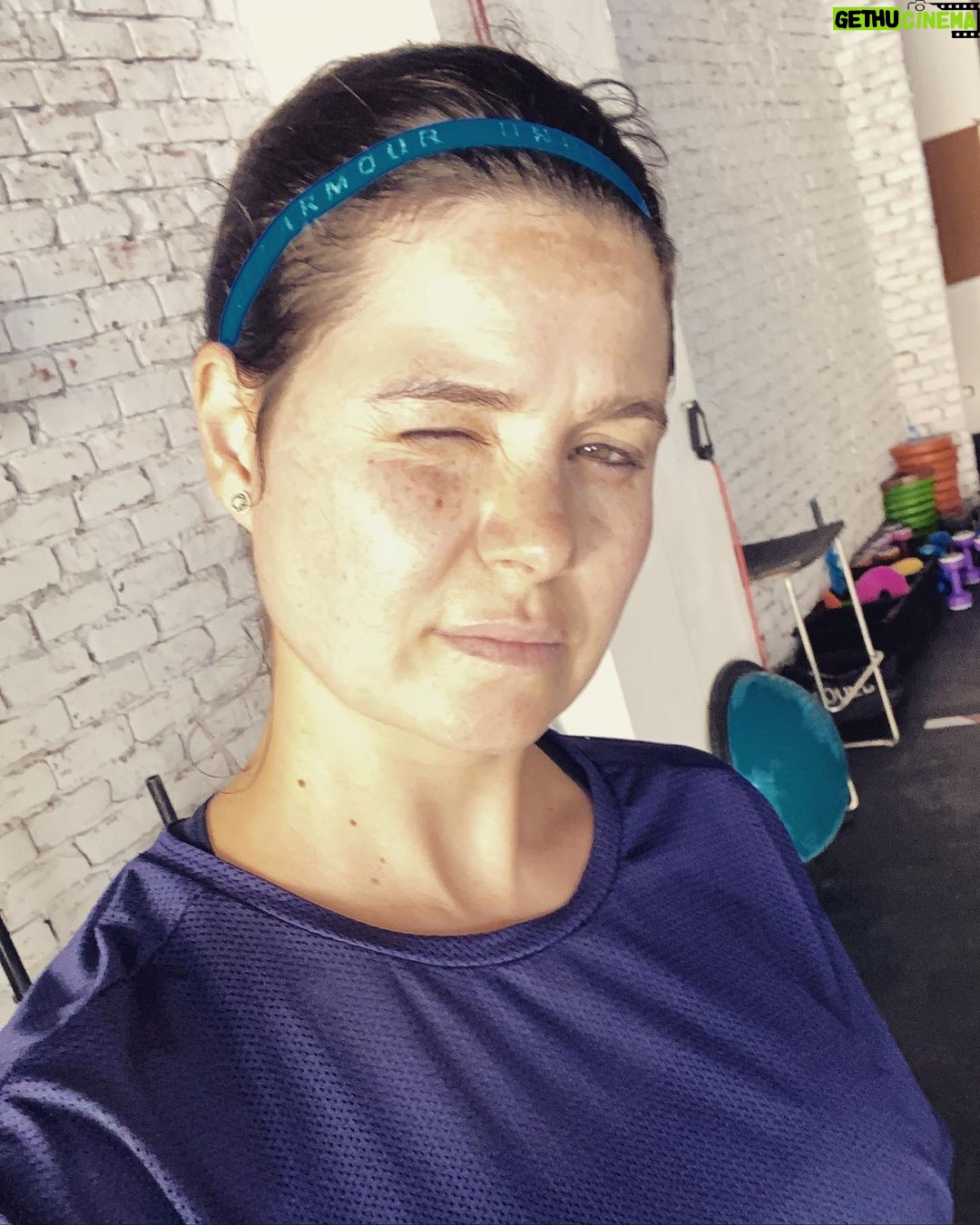 Yosra El Lozy - 76.7K Likes - Time to lose some serious baby weight 👨👩👧👧🍼🏋️♂️ Who’s with me?
#mama #weightlossjourney #babygirl #challengeyourself