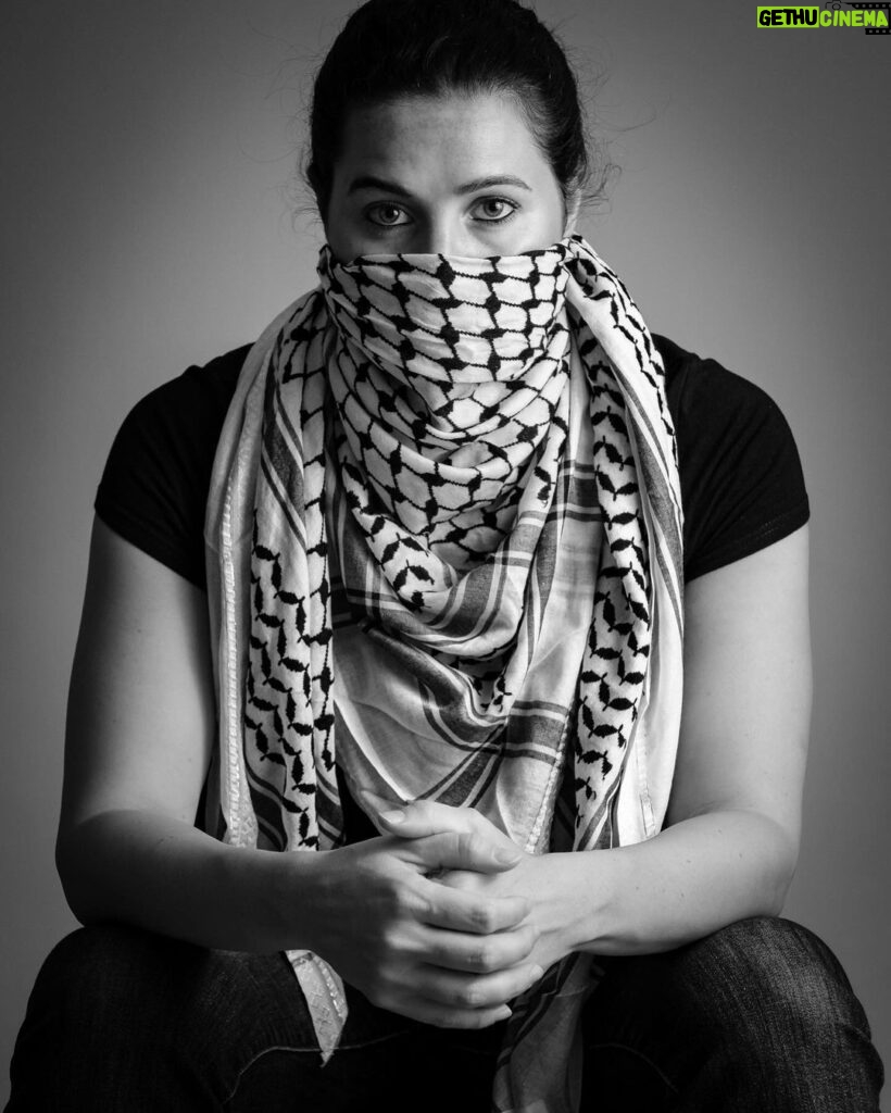 Yosra El Lozy Instagram - Moment for Pa*les*tine ‘We Stand We See’. Let’s empower and uplift, standing unwavering in our support for the Pale*stini*an cause. The scarf symbolizes unity, resilience, and the unbreakable strength of a people. Together, we are a force. #westandwesee photography by @ahmed.alfie_