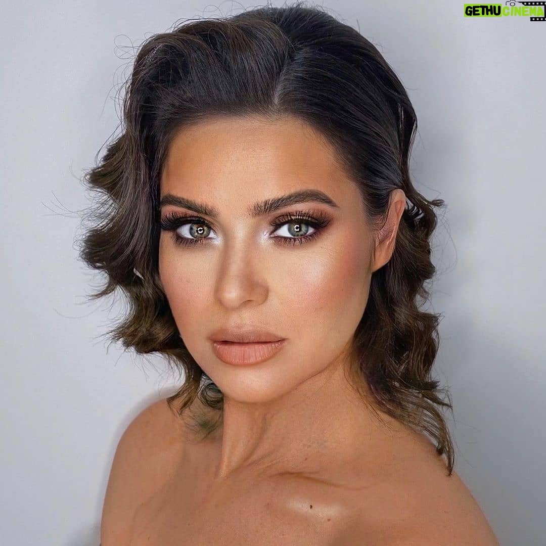 Yosra El Lozy - 50.6K Likes - Make-up by @sharifftanyousmua
Hair by @nael_leo