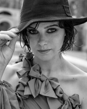 Yosra El Lozy Instagram - One more pic I love from Haya Magazine July Cover shoot

Photography: @aezzeldinn
Styled by: @yasmineeissa⁣⁣
Hair: @shady_hair_stylist
Makeup: @dianaharbymua ⁣⁣
Production: @nineteen84management

Full look: @zimmermann