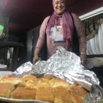 Yosra El Lozy Instagram - الست الشريرة ده اللى اسمها سناء جايبالى مصيبة! عايزة تبوظلى النظام اللى أنا عاملاه من أول رمضان.. بحاول أقاوم الحلويات لحد ما الست دى جت!! احنا فى تصوير #كلبش3 دلوقتى و قاعدين للصبح..