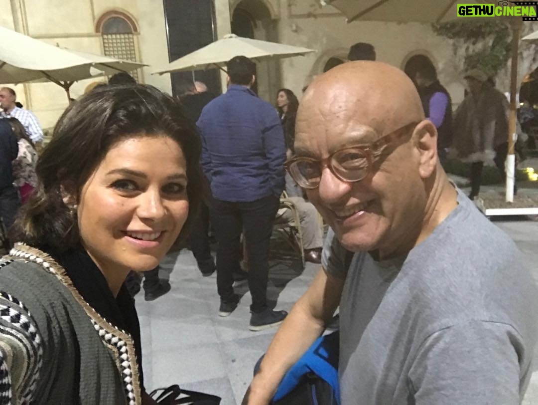 Yosra El Lozy Instagram - مع الأستاذ المخرج خيرى بشارة أثناء إفتتاح مهرجان "رؤى" للأفلام القصيرة بالجامعة الأمريكية بالقاهرة