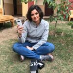 Yosra El Lozy Instagram - Unboxing My new Samsung #GalaxyS10 Very Excited about my new experience! #GalaxyS10|S10+ #WithGalaxy #TheNextGenerationGalaxy @samsungegypt