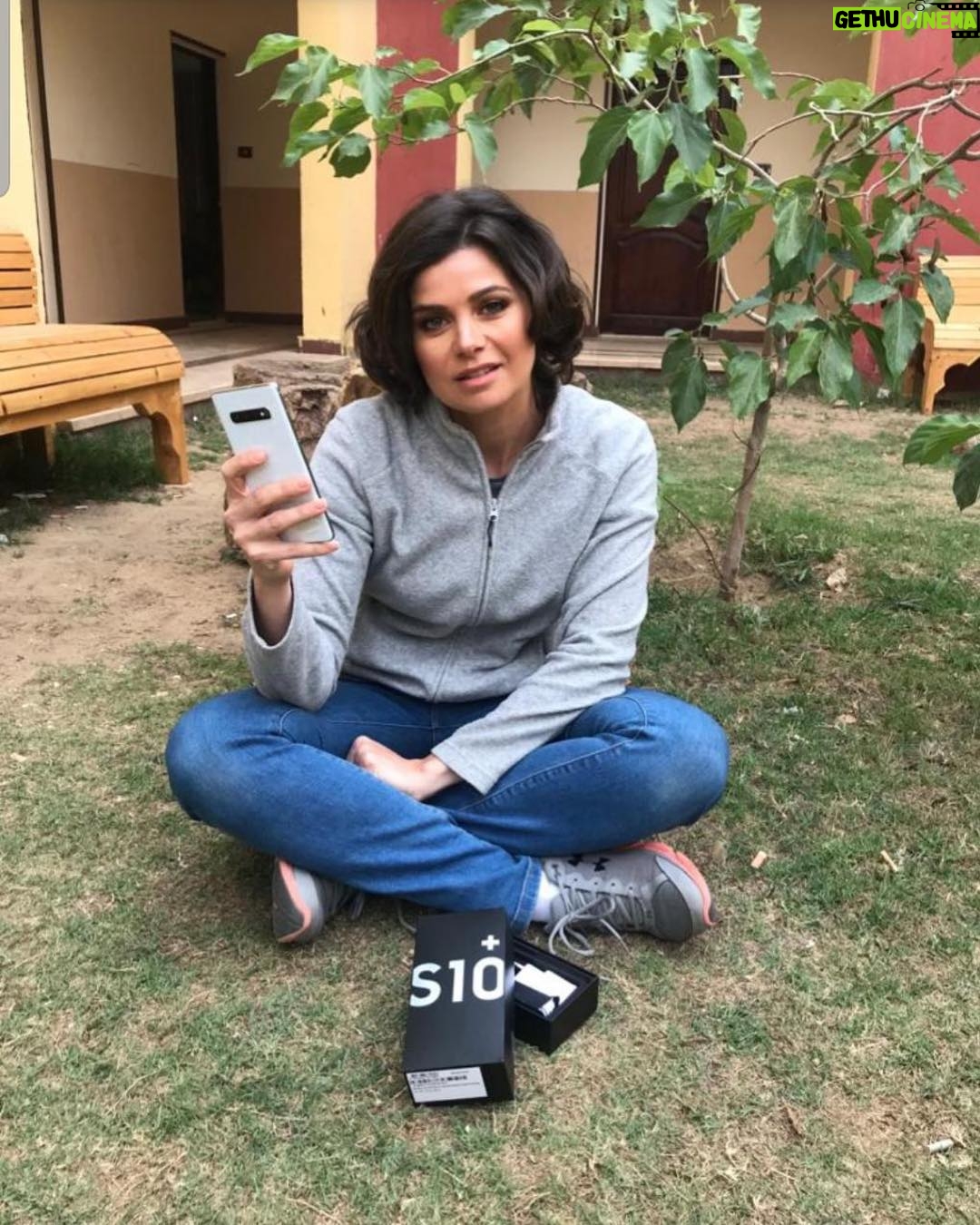 Yosra El Lozy - 66.5K Likes - Unboxing My new Samsung #GalaxyS10 Very Excited about my new experience! #GalaxyS10|S10+
#WithGalaxy
#TheNextGenerationGalaxy
@samsungegypt