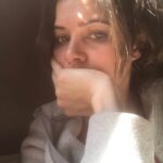 Yosra El Lozy Instagram - What I Really look like after 16 hours of shooting and 4 hours of sleep 🤭 Now starting a new day... Hope you enjoy my 2 series this Ramadan #رمضان_2019 #قمر_هادى #كلبش٣#رمضان_2019