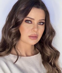 Yosra El Lozy Instagram - On set 🎬 Make-up by the amazing @ahmedelkhawaga1