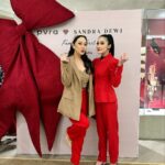 Yuanita Christiani Instagram - Kolaborasi terbaru dari @sandradewi88 x @pvra.official Banyak selamat tayank bebeb lup lup!!!Pokoknya Tuhan berkati untuk smua yang IBU sandra kerjakan & project2 bombastic di tahun mendatang🤣 Laffyuuu 😚