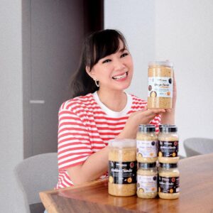 Yuanita Christiani Instagram - Hello Happy People! Sekarang Golden Crumbs dan Omega Crumbs ada varian yang besar loh😍✨ 
Pastinya lebih puas dan cocok banget untuk ramai-ramai, yuk langsung aja borong!! 

Serbu happYCheeks sekarang juga promo  OCTOBEST diskon all item 15%✨❤️

Promo OCTOBEST  hanya berlaku di bulan Oktober ini ya 😍

Pemesanan melalui:

Shopee: happycheeksofficial
Tokopedia: happycheeksofficial 
TikTok: happycheeksofficial 

Atau klik aja link di bio instagram @happycheeksofficial 💛

#happycheeks #selaluada