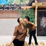Yuanita Christiani Instagram – Kembaran sama anak wedok ku, jadi cewe bumi😍
.
Btw, Mommy & Ariella pakai koleksi terbarunya @ariellainstyle loh