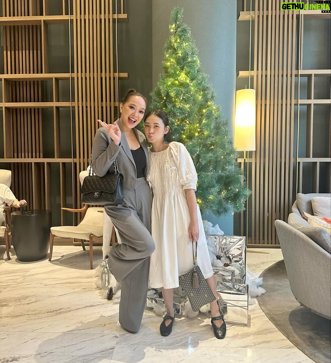 Yuanita Christiani Instagram - Along with lovely peeps at the latest collaborations of @sandradewi88 X @zentableware event ππ«Άπ»
