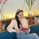 Yuanita Christiani Instagram - Gold never gets old ✨ Congratulations for the collaboration of @pvra.official X @sandradewi88