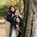 Yuanita Christiani Instagram - Mama-mama healing trip😍 Bahagianya kebangetan!Gak sabar destinasi berikutnya hihihi . Tentunya urusan jepretan kece selama liburan, jagoanku selalu @sweet.escape . Btw, buat yang berencana liburan ke negara mana aja dalam waktu dekat, cussss booking deh. Bisa pake promo code aku: YUANITA10, ada tambahan discount 10% off + 10 extra foto. Good deal buangettt😍 Seoul, Korea