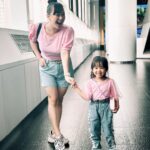 Yuanita Christiani Instagram – Paling happy kalo bisa pake baju couple gini sama ayiewa hihihihi Thank you @ariellainstyle super cute top nya. Fyi, itu pose2nya arahan dari anak kecil loh hahaha