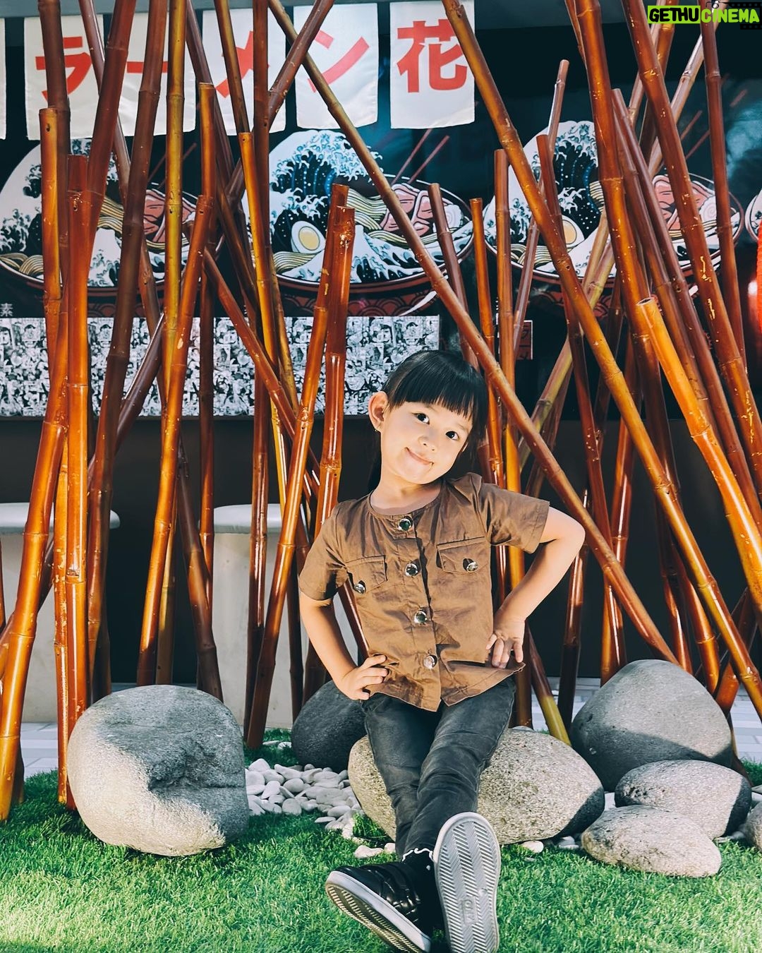 Yuanita Christiani Instagram - Kembaran sama anak wedok ku, jadi cewe bumi😍 . Btw, Mommy & Ariella pakai koleksi terbarunya @ariellainstyle loh