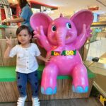Yuanita Christiani Instagram – Kembaran sama anak wedok ku, jadi cewe bumi😍
.
Btw, Mommy & Ariella pakai koleksi terbarunya @ariellainstyle loh
