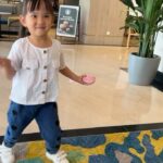 Yuanita Christiani Instagram – Kembaran sama anak wedok ku, jadi cewe bumi😍
.
Btw, Mommy & Ariella pakai koleksi terbarunya @ariellainstyle loh
