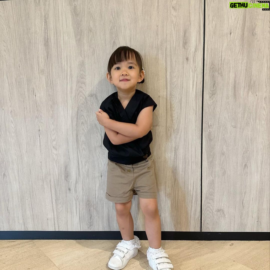 Yuanita Christiani Instagram - my everyday mood booster🎉 . outfit @ariellainstyle