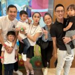 Yuanita Christiani Instagram - Ini kan yang kalian tunggu-tunggu wahai netijen🤣 Seneng banget banget dari single sama-sama, nyari jodoh bareng, nikah bareng, sekarang beranak pinak bareng hihihi Obrolannya udah bukan mau nongkrong dimana & pake baju apa, sekarang bahasannya mau ke playground mana nih🤣. So grateful for our friendship❤️