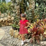 Yuanita Christiani Instagram - Lagi di bedugul, kembaran pake @ariellainstyle sama unyil kesayangan