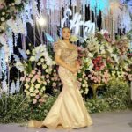 Yuanita Christiani Instagram – trust the timing of your life ✨
.
Gown @cynthiatan__ 
brushed @karenshenna.makeup 
hair @michellocks