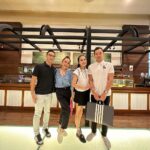 Yuanita Christiani Instagram - Ini kan yang kalian tunggu-tunggu wahai netijen🤣 Seneng banget banget dari single sama-sama, nyari jodoh bareng, nikah bareng, sekarang beranak pinak bareng hihihi Obrolannya udah bukan mau nongkrong dimana & pake baju apa, sekarang bahasannya mau ke playground mana nih🤣. So grateful for our friendship❤️