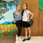 Yuanita Christiani Instagram - Ini kan yang kalian tunggu-tunggu wahai netijen🤣 Seneng banget banget dari single sama-sama, nyari jodoh bareng, nikah bareng, sekarang beranak pinak bareng hihihi Obrolannya udah bukan mau nongkrong dimana & pake baju apa, sekarang bahasannya mau ke playground mana nih🤣. So grateful for our friendship❤️