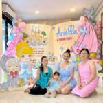 Yuanita Christiani Instagram - bersama kesayangan❤️😍 #ariellaisturningthree #crazyINlovewithYU