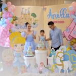 Yuanita Christiani Instagram - Akhirnya hari yang ditunggu-tunggu ayiewa datang juga❤️ @ariellalenorawiguna special request dari yang ulang tahun temanya maunya Cinderella, warna harus blue & pink, characters yang wajib ada pokoknya sesuai request yang mulia🤣