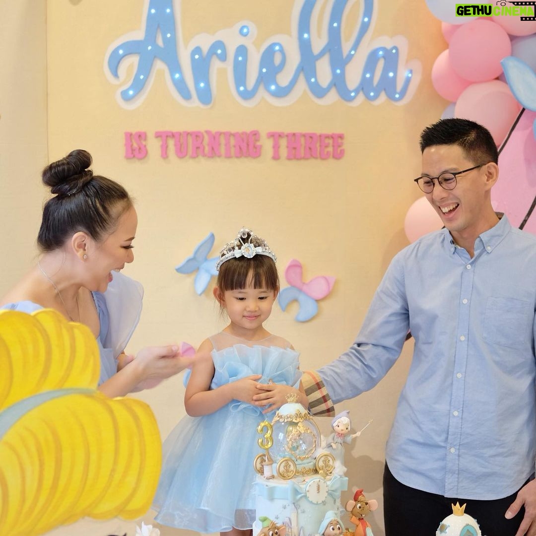 Yuanita Christiani Instagram - Akhirnya hari yang ditunggu-tunggu ayiewa datang juga❤️ @ariellalenorawiguna special request dari yang ulang tahun temanya maunya Cinderella, warna harus blue & pink, characters yang wajib ada pokoknya sesuai request yang mulia🤣